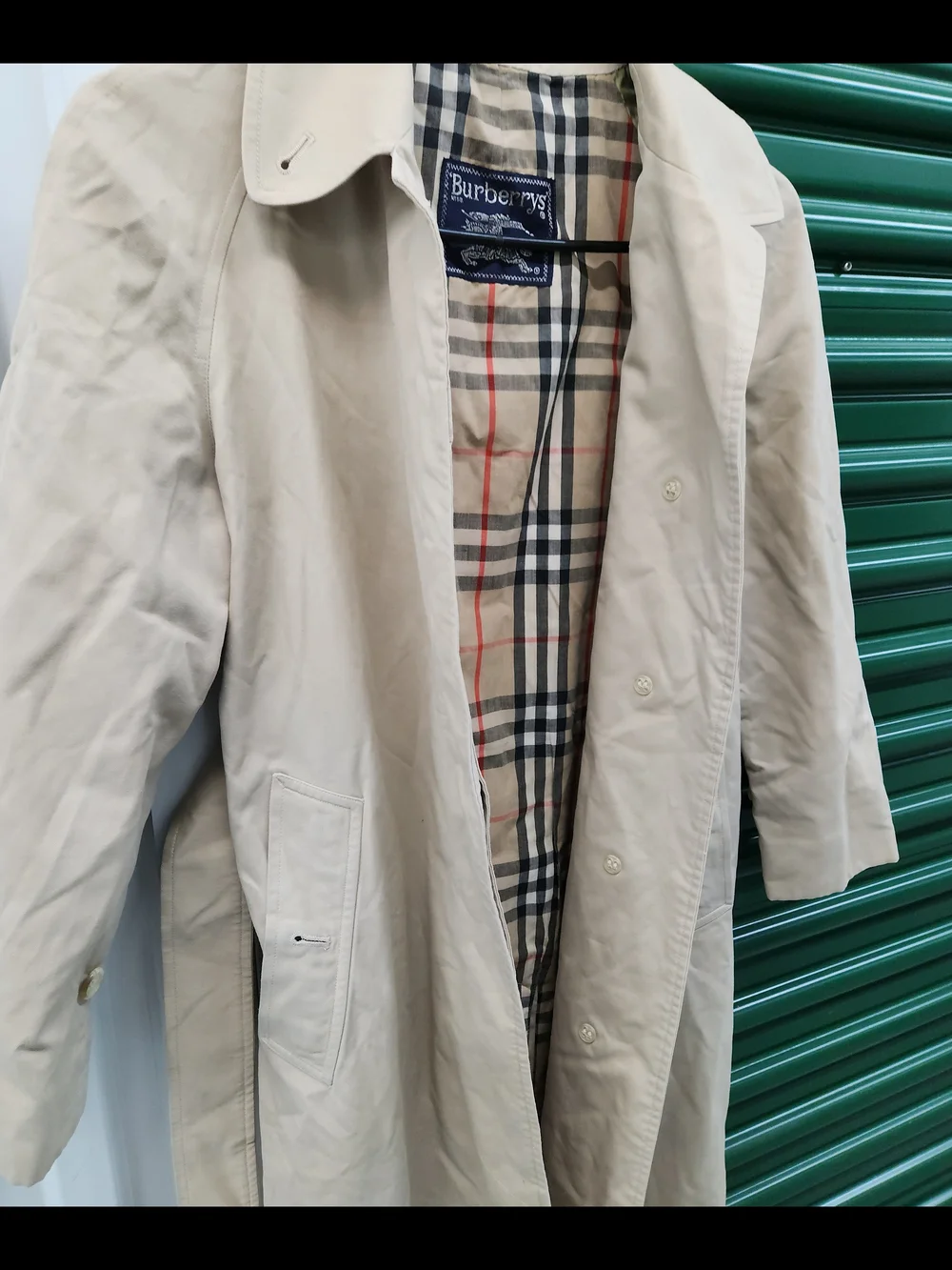 Burberry Tan Trench Coat with Iconic Check Lining - Picture 4 of 15